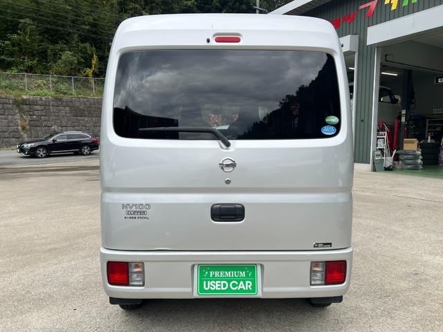 ＮＶ１００クリッパーバン ＤＸ　純正オーディオ　２ｎｄ発進　キーレス　点検記録簿　ヘッドライトレベライザー　純正ゴムマット　スペアキー　ドアバイザー　両側スライドドア　タイミングチェーン式　ＭＴモード付（3枚目）