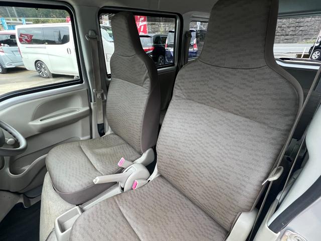 NV100クリッパーバン DX 純正オーディオ 2nd発進 キーレス 点検記録簿 ヘッドライトレベライザー 純正ゴムマット スペアキー ドアバイザー 両側スライドドア タイミングチェーン式 MTモード付(12枚目)