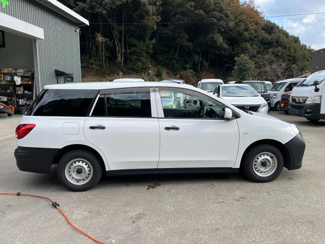 NV150AD VE 社外ナビ Bluetooth ETC 点検記録簿 キーレス フォグランプ パワーウィンドウ 電格ミラー 純正ラバーマット ドアバイザー ドラレコ プライバシーガラス ライトレベライザー(4枚目)