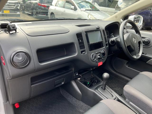 NV150AD VE 社外ナビ Bluetooth ETC 点検記録簿 キーレス フォグランプ パワーウィンドウ 電格ミラー 純正ラバーマット ドアバイザー ドラレコ プライバシーガラス ライトレベライザー(10枚目)