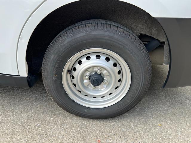 NV150AD VE 社外ナビ Bluetooth ETC 点検記録簿 キーレス フォグランプ パワーウィンドウ 電格ミラー 純正ラバーマット ドアバイザー ドラレコ プライバシーガラス ライトレベライザー(29枚目)