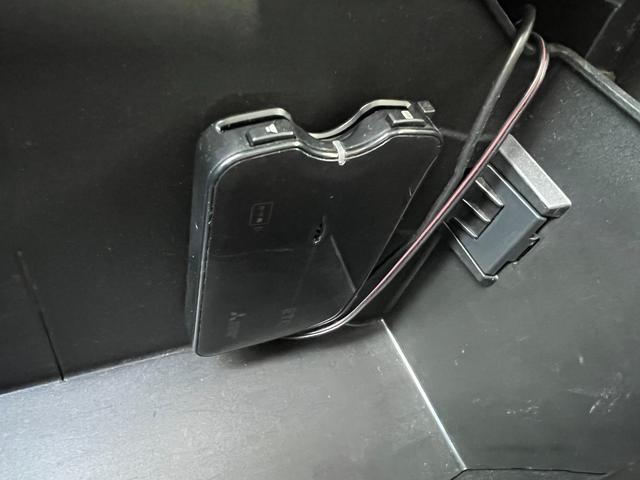 デリカＤ：５ Ｍ　社外ナビ　Ｂｌｕｅｔｏｏｔｈ　フルセグ視聴　バックカメラ　ＤＶＤ再生　ＥＴＣ　スマートキー　オートエアコン　ステリモ　電動スライドドア　純正フロアマット　プライバシーガラス　純正キセノンライト（28枚目）