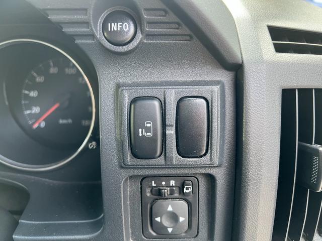 デリカＤ：５ Ｍ　社外ナビ　Ｂｌｕｅｔｏｏｔｈ　フルセグ視聴　バックカメラ　ＤＶＤ再生　ＥＴＣ　スマートキー　オートエアコン　ステリモ　電動スライドドア　純正フロアマット　プライバシーガラス　純正キセノンライト（29枚目）