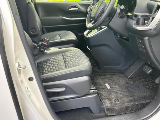 ヴォクシー S-Z 純正 10インチ SDナビ/フリップダウンモニター 純正 12.8インチ/デジタルインナーミラー/トヨタセーフティセンス/両側電動スライドドア/シートヒーター 前席/パノラミックビューモニター(4枚目)