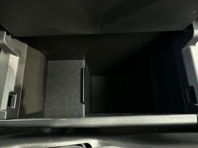 ヴォクシー S-Z 純正 10インチ SDナビ/フリップダウンモニター 純正 12.8インチ/デジタルインナーミラー/トヨタセーフティセンス/両側電動スライドドア/シートヒーター 前席/パノラミックビューモニター(35枚目)