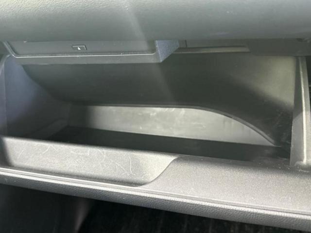 ヴォクシー S-Z 純正 10インチ SDナビ/フリップダウンモニター 純正 12.8インチ/デジタルインナーミラー/トヨタセーフティセンス/両側電動スライドドア/シートヒーター 前席/パノラミックビューモニター(41枚目)