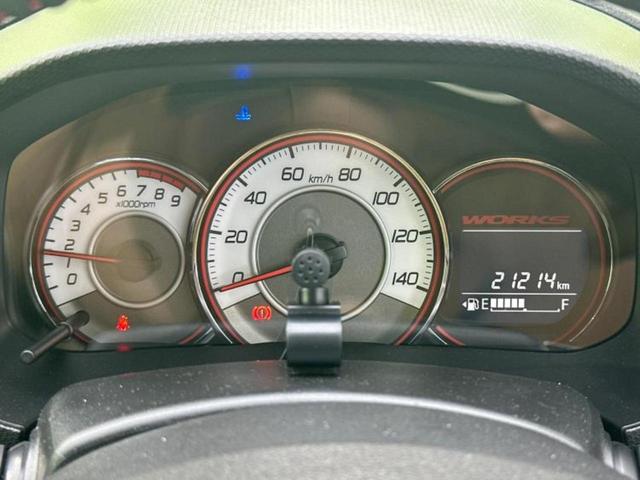 アルトワークス ヒョウジュン　新品タイヤ／保証書／ディスプレイオーディオ／ドライブレコーダー　純正／ヘッドランプ　ＨＩＤ／Ｂｌｕｅｔｏｏｔｈ接続／ＥＴＣ２．０／ＥＢＤ付ＡＢＳ／横滑り防止装置／アルミホイール　純正　１５インチ（11枚目）