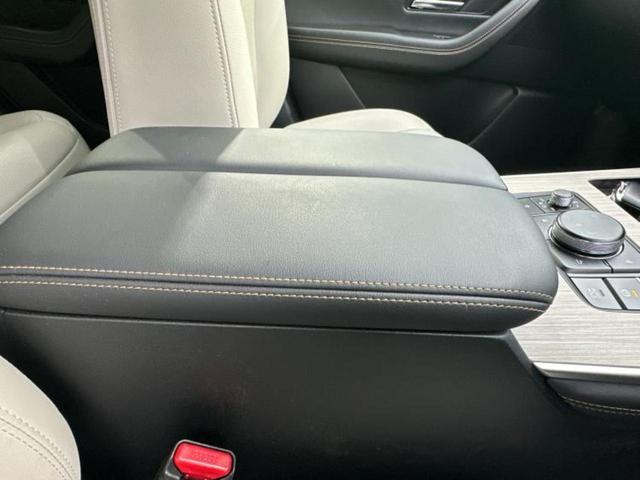 CX-60 XD Lパッケージ サンルーフ/BOSE/保証書/ディスプレイオーディオ+ナビ12.3インチ/アイアクティブセンス(マツダ)/シートヒーター 前席/全方位モニター/車線逸脱防止支援システム/シート 合皮 全周囲カメラ(30枚目)