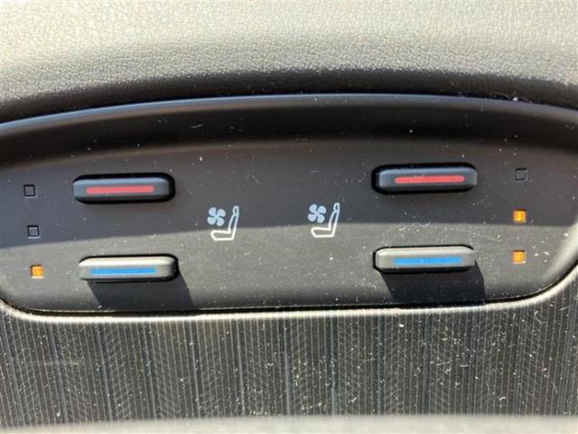 ハリアー Ｚレザーパッケージ　純正エアロ／ＪＢＬ／保証書／ディスプレイオーディオ＋ナビ１２．３インチ／デジタルインナーミラー／衝突安全装置／シートヒーター／車線逸脱防止支援システム／シート　合皮　衝突被害軽減システム　フルエアロ（16枚目）