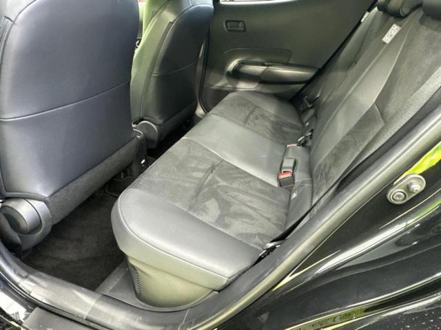 アクア ＧＲスポーツ　保証書／ディスプレイオーディオ＋ナビ１０．５インチ／トヨタセーフティセンス／パノラミックビューモニター／車線逸脱防止支援システム／シート　ハーフレザー／ヘッドランプ　ＬＥＤ　衝突被害軽減システム（7枚目）