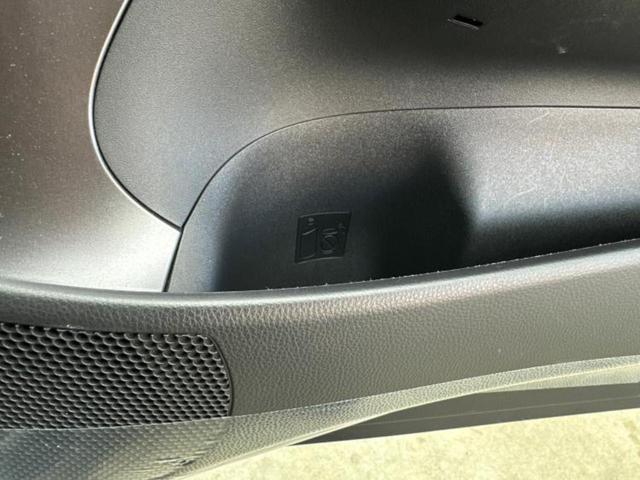 アクア ＧＲスポーツ　保証書／ディスプレイオーディオ＋ナビ１０．５インチ／トヨタセーフティセンス／パノラミックビューモニター／車線逸脱防止支援システム／シート　ハーフレザー／ヘッドランプ　ＬＥＤ　衝突被害軽減システム（41枚目）