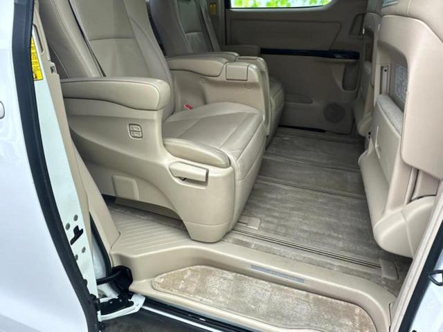 アルファードハイブリッド 4WDハイブリッドG Lパッケージ ツインムーンルーフ/保証書/純正 HDDナビ/両側電動スライドドア/シートヒーター/シート フルレザー/電動バックドア/ヘッドランプ HID/Bluetooth接続/ETC/EBD付ABS 革シート(5枚目)