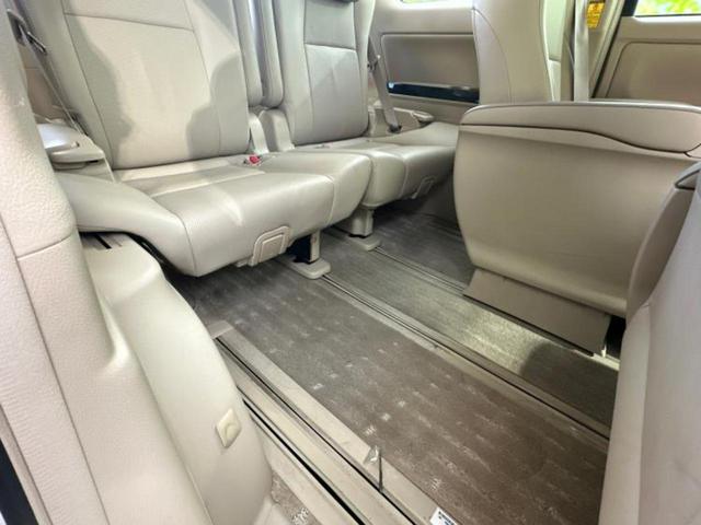 アルファードハイブリッド 4WDハイブリッドG Lパッケージ ツインムーンルーフ/保証書/純正 HDDナビ/両側電動スライドドア/シートヒーター/シート フルレザー/電動バックドア/ヘッドランプ HID/Bluetooth接続/ETC/EBD付ABS 革シート(6枚目)