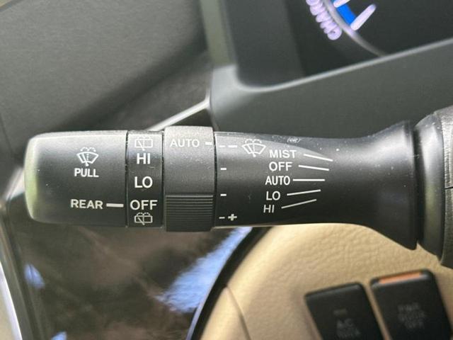 アルファードハイブリッド 4WDハイブリッドG Lパッケージ ツインムーンルーフ/保証書/純正 HDDナビ/両側電動スライドドア/シートヒーター/シート フルレザー/電動バックドア/ヘッドランプ HID/Bluetooth接続/ETC/EBD付ABS 革シート(17枚目)