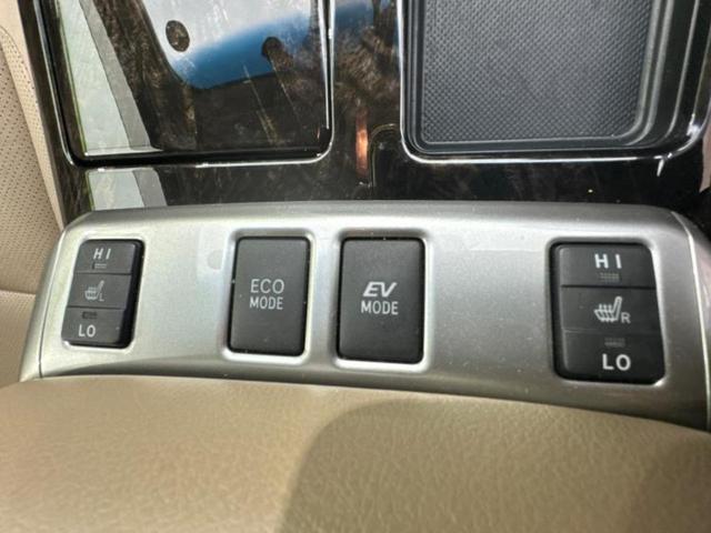 アルファードハイブリッド 4WDハイブリッドG Lパッケージ ツインムーンルーフ/保証書/純正 HDDナビ/両側電動スライドドア/シートヒーター/シート フルレザー/電動バックドア/ヘッドランプ HID/Bluetooth接続/ETC/EBD付ABS 革シート(29枚目)