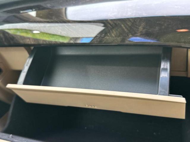 アルファードハイブリッド 4WDハイブリッドG Lパッケージ ツインムーンルーフ/保証書/純正 HDDナビ/両側電動スライドドア/シートヒーター/シート フルレザー/電動バックドア/ヘッドランプ HID/Bluetooth接続/ETC/EBD付ABS 革シート(40枚目)