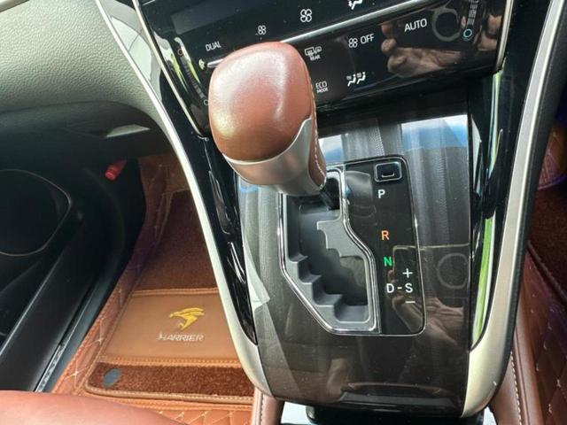 ハリアーハイブリッド 4WDプログレス サンルーフ/モデリスタエアロ/JBL/保証書/純正 9インチ SDナビ/トヨタセーフティセンス/パノラミックビューモニター/車線逸脱防止支援システム/シート ハーフレザー/電動バックドア 全周囲カメラ(18枚目)