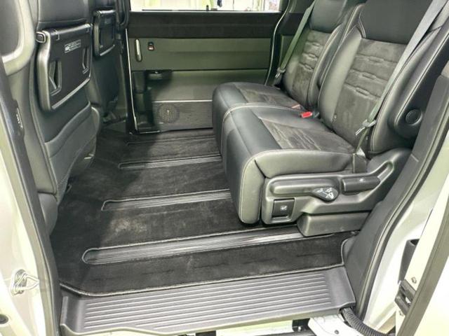 ステップワゴン eHEVスパーダプレミアムライン 新品タイヤ/純正 11インチ ナビ/フリップダウンモニター 純正 15.6インチ/ホンダセンシング/両側電動スライドドア/シートヒーター 前席/マルチビューカメラシステム/車線逸脱防止支援システム(8枚目)