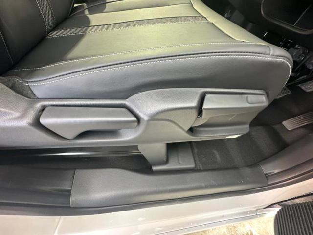 Ｎ－ＢＯＸカスタム ターボコーディネートスタイル２トーン　保証書／純正　９インチ　ナビ／ホンダセンシング／両側電動スライドドア／シートヒーター　前席／マルチビューカメラシステム／車線逸脱防止支援システム／登録済未使用車／ヘッドランプ　ＬＥＤ　禁煙車（42枚目）