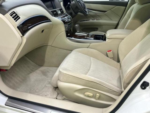 フーガ ３７０ＧＴ　保証書／純正　ナビ／ヘッドランプ　ＨＩＤ／ＥＴＣ／ＥＢＤ付ＡＢＳ／横滑り防止装置／クルーズコントロール／サイドモニター／バックモニター／フルセグＴＶ／ＤＶＤ／エアバッグ　運転席／エアバッグ　助手席（6枚目）