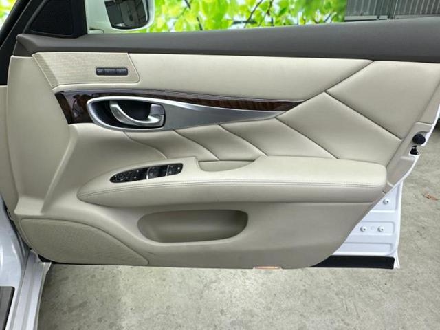 フーガ ３７０ＧＴ　保証書／純正　ナビ／ヘッドランプ　ＨＩＤ／ＥＴＣ／ＥＢＤ付ＡＢＳ／横滑り防止装置／クルーズコントロール／サイドモニター／バックモニター／フルセグＴＶ／ＤＶＤ／エアバッグ　運転席／エアバッグ　助手席（21枚目）