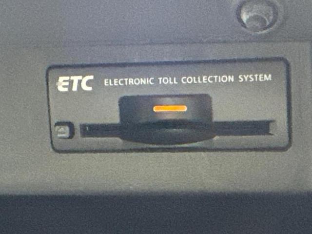 フーガ ３７０ＧＴ　保証書／純正　ナビ／ヘッドランプ　ＨＩＤ／ＥＴＣ／ＥＢＤ付ＡＢＳ／横滑り防止装置／クルーズコントロール／サイドモニター／バックモニター／フルセグＴＶ／ＤＶＤ／エアバッグ　運転席／エアバッグ　助手席（23枚目）