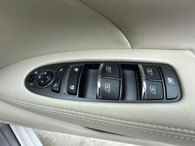 フーガ ３７０ＧＴ　保証書／純正　ナビ／ヘッドランプ　ＨＩＤ／ＥＴＣ／ＥＢＤ付ＡＢＳ／横滑り防止装置／クルーズコントロール／サイドモニター／バックモニター／フルセグＴＶ／ＤＶＤ／エアバッグ　運転席／エアバッグ　助手席（28枚目）