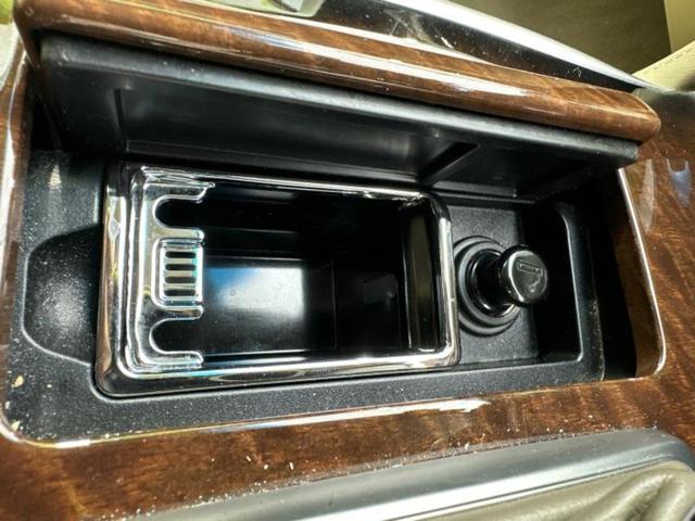 フーガ ３７０ＧＴ　保証書／純正　ナビ／ヘッドランプ　ＨＩＤ／ＥＴＣ／ＥＢＤ付ＡＢＳ／横滑り防止装置／クルーズコントロール／サイドモニター／バックモニター／フルセグＴＶ／ＤＶＤ／エアバッグ　運転席／エアバッグ　助手席（34枚目）