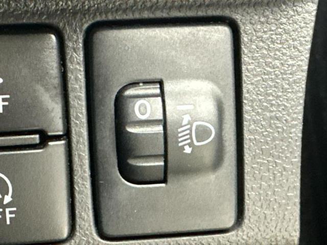 ピクシスジョイ Ｃ　Ｇ　ＳＡ３プライムコレクション　新品タイヤ／保証書／純正　ＳＤナビ／衝突安全装置／シートヒーター　前席／車線逸脱防止支援システム／シート　合皮／ヘッドランプ　ＬＥＤ／Ｂｌｕｅｔｏｏｔｈ接続／ＥＢＤ付ＡＢＳ／横滑り防止装置　ＤＶＤ再生（25枚目）