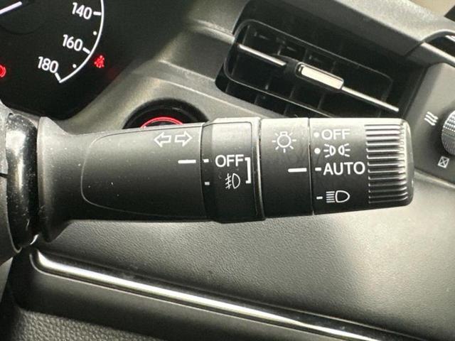 ヴェゼル ｅＨＥＶ　Ｚ　新品タイヤ／保証書／ディスプレイオーディオ＋ナビ９インチ／ホンダセンシング／シートヒーター　前席／車線逸脱防止支援システム／シート　ハーフレザー／電動バックドア／ヘッドランプ　ＬＥＤ　バックカメラ（16枚目）