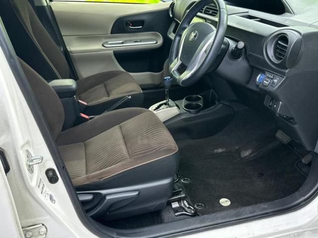 アクア Ｇ　新品タイヤ／保証書／純正　ＳＤナビ／シートヒーター　前席／ドライブレコーダー　社外／Ｂｌｕｅｔｏｏｔｈ接続／ＥＴＣ／ＥＢＤ付ＡＢＳ／横滑り防止装置／アイドリングストップ／フルセグＴＶ／ＤＶＤ　ドラレコ（4枚目）