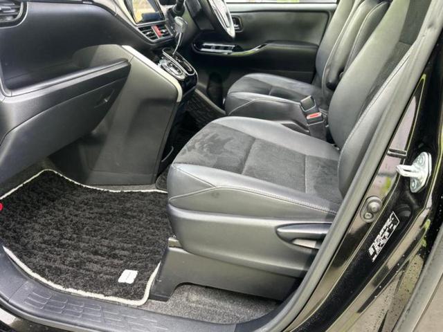 ヴォクシー ＺＳキラメキ３　保証書／純正　１０インチ　ＳＤナビ／フリップダウンモニター　純正　１２．８インチ／衝突安全装置／両側電動スライドドア／車線逸脱防止支援システム／シート　ハーフレザー／ドライブレコーダー　社外　ドラレコ（7枚目）