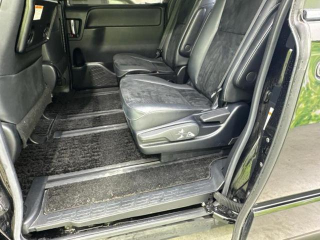 ヴォクシー ＺＳキラメキ３　保証書／純正　１０インチ　ＳＤナビ／フリップダウンモニター　純正　１２．８インチ／衝突安全装置／両側電動スライドドア／車線逸脱防止支援システム／シート　ハーフレザー／ドライブレコーダー　社外　ドラレコ（8枚目）