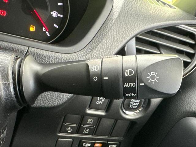 ヴォクシー ＺＳキラメキ３　保証書／純正　１０インチ　ＳＤナビ／フリップダウンモニター　純正　１２．８インチ／衝突安全装置／両側電動スライドドア／車線逸脱防止支援システム／シート　ハーフレザー／ドライブレコーダー　社外　ドラレコ（17枚目）