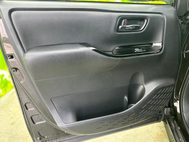 ヴォクシー ＺＳキラメキ３　保証書／純正　１０インチ　ＳＤナビ／フリップダウンモニター　純正　１２．８インチ／衝突安全装置／両側電動スライドドア／車線逸脱防止支援システム／シート　ハーフレザー／ドライブレコーダー　社外　ドラレコ（23枚目）