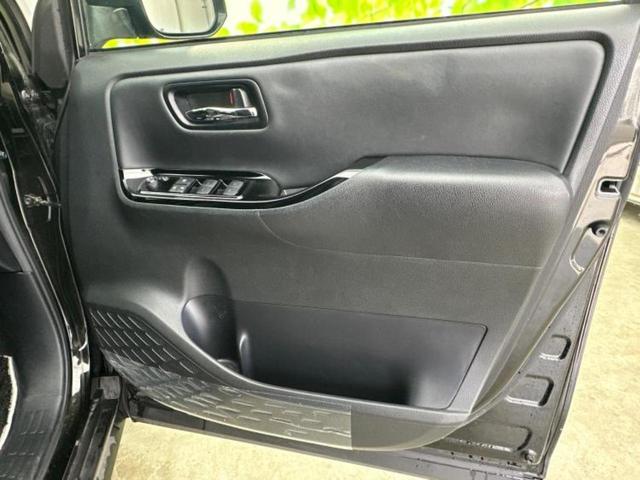 ヴォクシー ＺＳキラメキ３　保証書／純正　１０インチ　ＳＤナビ／フリップダウンモニター　純正　１２．８インチ／衝突安全装置／両側電動スライドドア／車線逸脱防止支援システム／シート　ハーフレザー／ドライブレコーダー　社外　ドラレコ（24枚目）