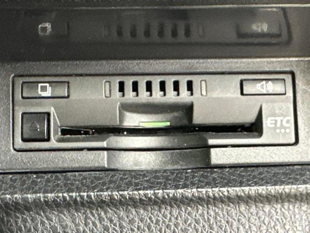 ヴォクシー ＺＳキラメキ３　保証書／純正　１０インチ　ＳＤナビ／フリップダウンモニター　純正　１２．８インチ／衝突安全装置／両側電動スライドドア／車線逸脱防止支援システム／シート　ハーフレザー／ドライブレコーダー　社外　ドラレコ（27枚目）