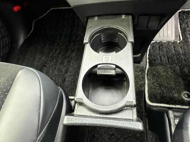 ヴォクシー ＺＳキラメキ３　保証書／純正　１０インチ　ＳＤナビ／フリップダウンモニター　純正　１２．８インチ／衝突安全装置／両側電動スライドドア／車線逸脱防止支援システム／シート　ハーフレザー／ドライブレコーダー　社外　ドラレコ（35枚目）