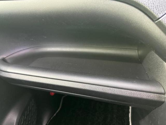 ヴォクシー ＺＳキラメキ３　保証書／純正　１０インチ　ＳＤナビ／フリップダウンモニター　純正　１２．８インチ／衝突安全装置／両側電動スライドドア／車線逸脱防止支援システム／シート　ハーフレザー／ドライブレコーダー　社外　ドラレコ（41枚目）