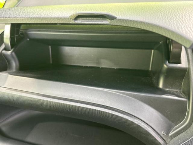 ヴォクシー ＺＳキラメキ３　保証書／純正　１０インチ　ＳＤナビ／フリップダウンモニター　純正　１２．８インチ／衝突安全装置／両側電動スライドドア／車線逸脱防止支援システム／シート　ハーフレザー／ドライブレコーダー　社外　ドラレコ（42枚目）