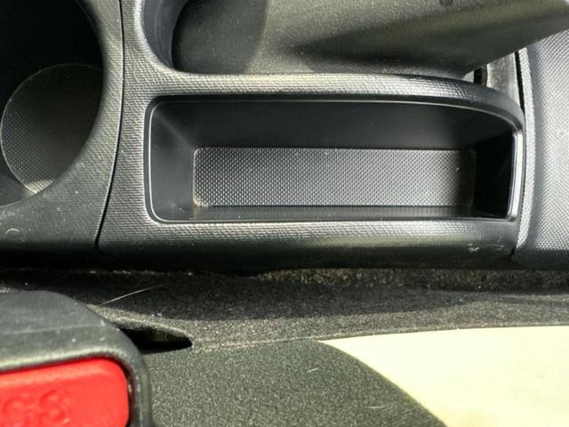 アクア クロスオーバー　保証書／純正　９インチ　ＳＤナビ／トヨタセーフティセンス／シートヒーター　前席／車線逸脱防止支援システム／シート　合皮／ヘッドランプ　ＬＥＤ／Ｂｌｕｅｔｏｏｔｈ接続／ＥＴＣ／ＥＢＤ付ＡＢＳ　ＤＶＤ再生（30枚目）