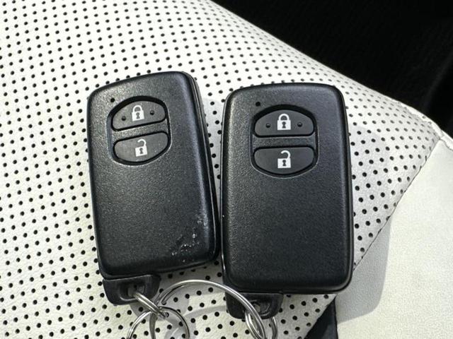 アクア クロスオーバー　保証書／純正　９インチ　ＳＤナビ／トヨタセーフティセンス／シートヒーター　前席／車線逸脱防止支援システム／シート　合皮／ヘッドランプ　ＬＥＤ／Ｂｌｕｅｔｏｏｔｈ接続／ＥＴＣ／ＥＢＤ付ＡＢＳ　ＤＶＤ再生（33枚目）