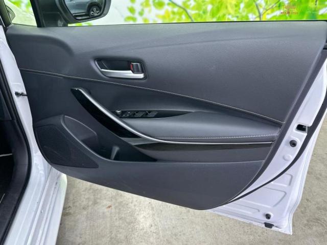 カローラツーリング ハイブリッドダブルバイビー　新品タイヤ／保証書／ディスプレイオーディオ＋ナビ９インチ／トヨタセーフティセンス／車線逸脱防止支援システム／シート　ハーフレザー／ヘッドランプ　ＬＥＤ／ＥＴＣ／ＥＢＤ付ＡＢＳ　衝突被害軽減システム（21枚目）