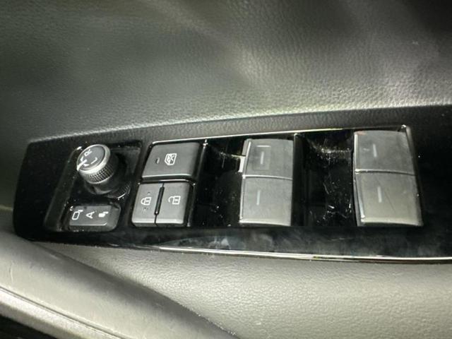 カローラツーリング ハイブリッドダブルバイビー　新品タイヤ／保証書／ディスプレイオーディオ＋ナビ９インチ／トヨタセーフティセンス／車線逸脱防止支援システム／シート　ハーフレザー／ヘッドランプ　ＬＥＤ／ＥＴＣ／ＥＢＤ付ＡＢＳ　衝突被害軽減システム（28枚目）