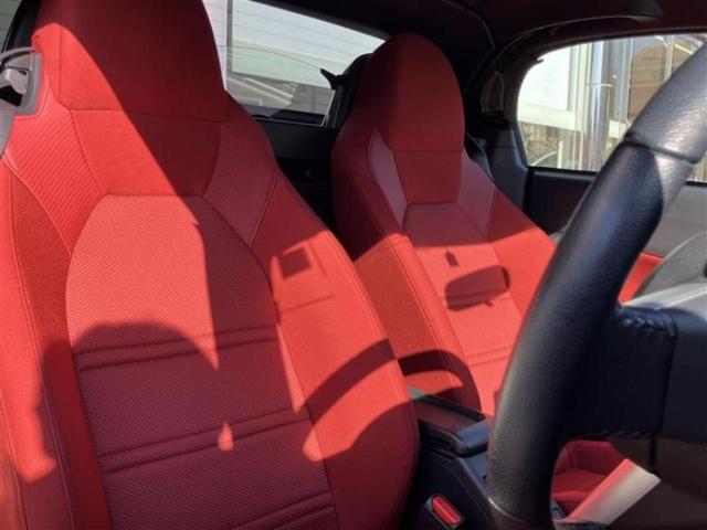 コペン セロ　新品タイヤ／保証書／純正　ＳＤナビ／シートヒーター／ヘッドランプ　ＬＥＤ／Ｂｌｕｅｔｏｏｔｈ接続／ＥＴＣ２．０／ＥＢＤ付ＡＢＳ／横滑り防止装置／アイドリングストップ／バックモニター／フルセグＴＶ（4枚目）