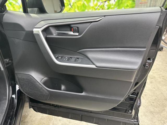 RAV4 X サンルーフ/TRDエアロ/社外 9インチ SDナビ/トヨタセーフティセンス/車線逸脱防止支援システム/ドライブレコーダー 前後/ヘッドランプ LED/Bluetooth接続/HDMI接続/ETC(21枚目)