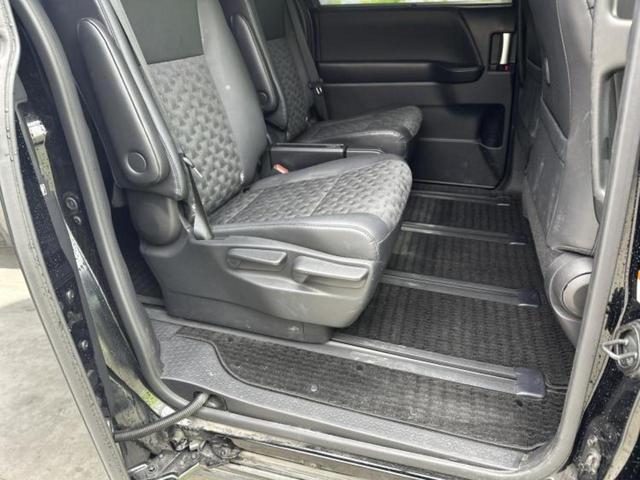 ヴォクシー Ｓ－Ｚ　新品タイヤ／ディスプレイオーディオ１０．５インチ／フリップダウンモニター　純正　１４インチ／トヨタセーフティセンス／両側電動スライドドア／シートヒーター　前席／車線逸脱防止支援システム　バックカメラ（5枚目）