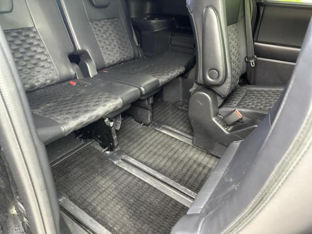 ヴォクシー Ｓ－Ｚ　新品タイヤ／ディスプレイオーディオ１０．５インチ／フリップダウンモニター　純正　１４インチ／トヨタセーフティセンス／両側電動スライドドア／シートヒーター　前席／車線逸脱防止支援システム　バックカメラ（6枚目）