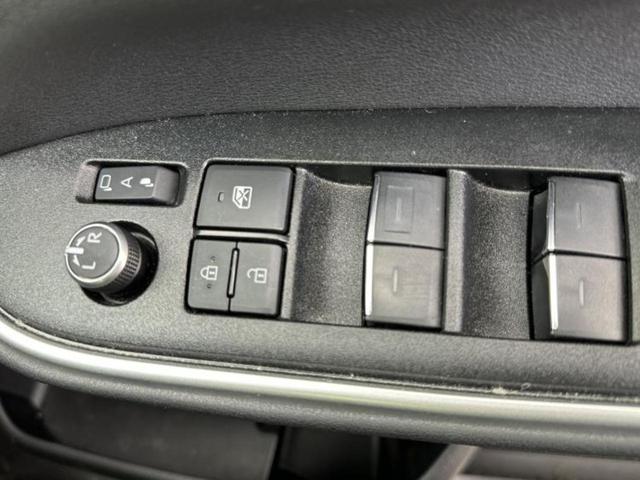 ヴォクシー Ｓ－Ｚ　新品タイヤ／ディスプレイオーディオ１０．５インチ／フリップダウンモニター　純正　１４インチ／トヨタセーフティセンス／両側電動スライドドア／シートヒーター　前席／車線逸脱防止支援システム　バックカメラ（31枚目）