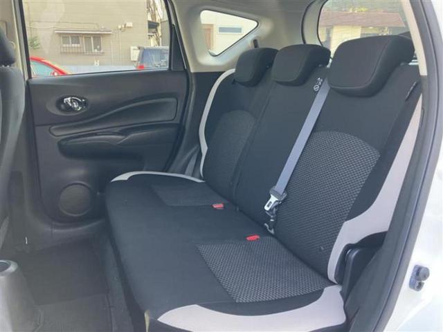 ノート Ｘ　新品タイヤ／社外　ＳＤナビ／エマージェンシーブレーキ／車線逸脱防止支援システム／Ｂｌｕｅｔｏｏｔｈ接続／ＥＢＤ付ＡＢＳ／横滑り防止装置／アイドリングストップ／バックモニター／フルセグＴＶ／ＤＶＤ（7枚目）